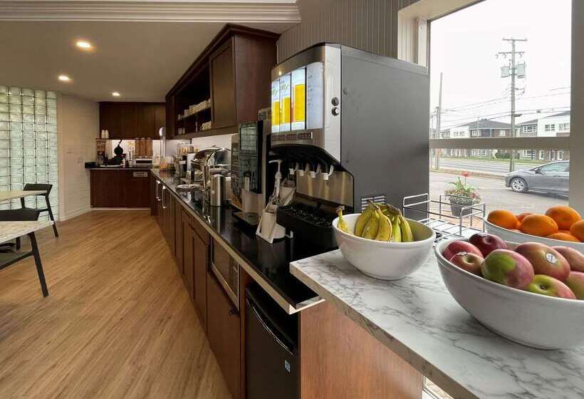 בית מלון כפרי Clarion Pointe Quebec Airport