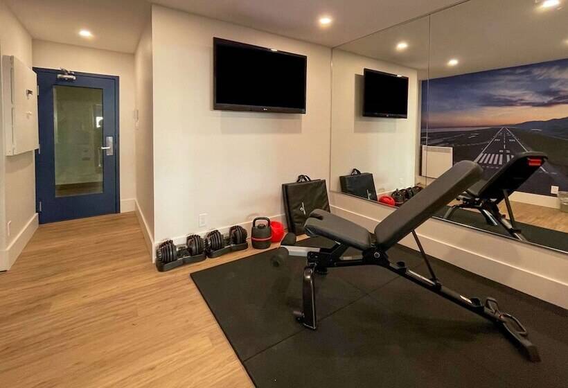 בית מלון כפרי Clarion Pointe Quebec Airport