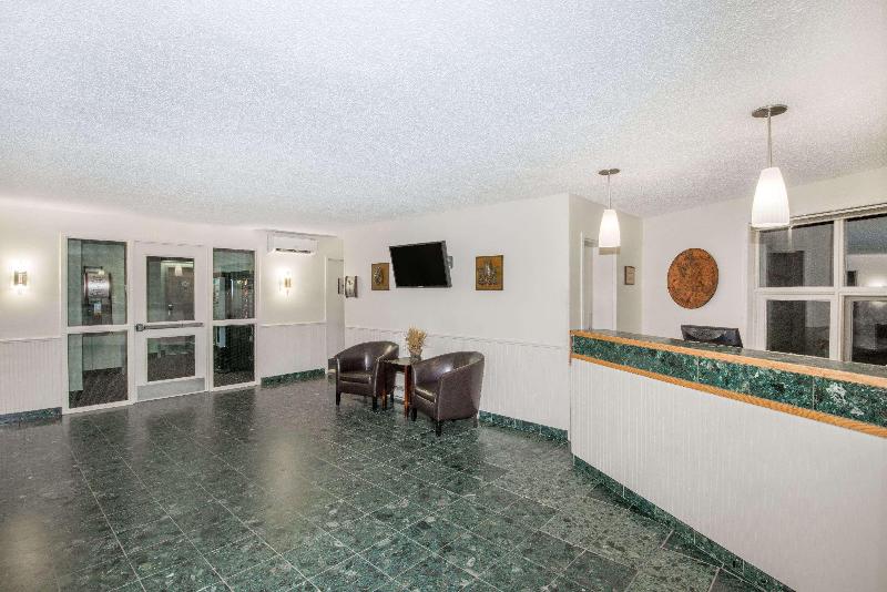 בית מלון כפרי Clarion Pointe Quebec Airport