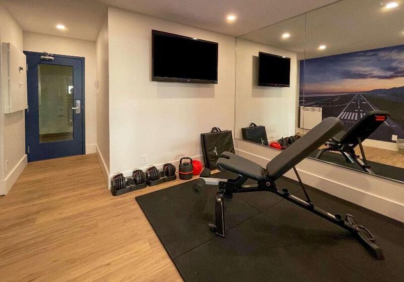 בית מלון כפרי Clarion Pointe Quebec Airport