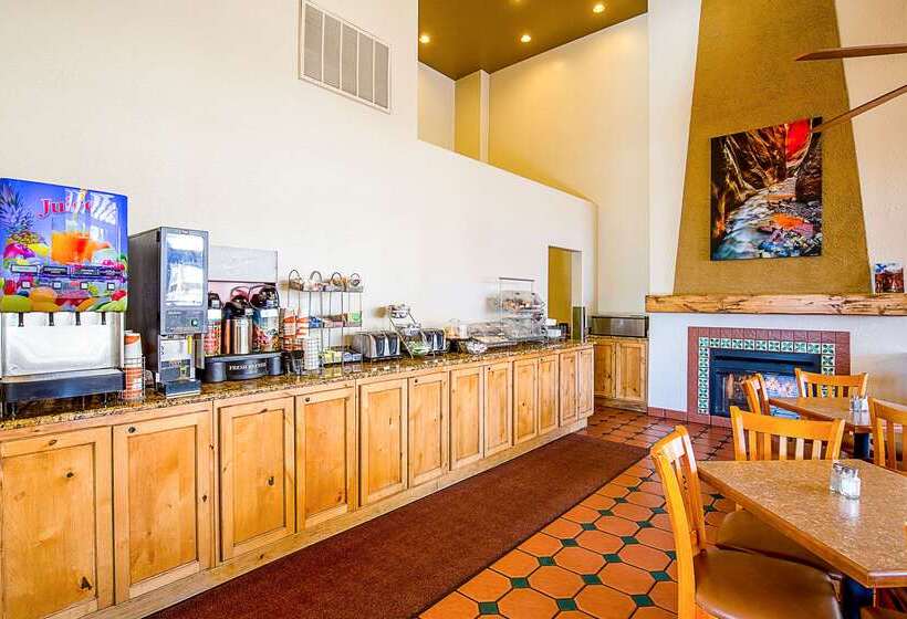 בית מלון כפרי Clarion Suites St George  Convention Center Area