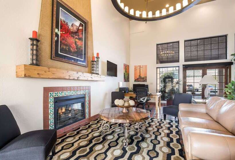 בית מלון כפרי Clarion Suites St George  Convention Center Area