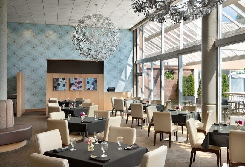 Coast Chilliwack Hotel By Apa