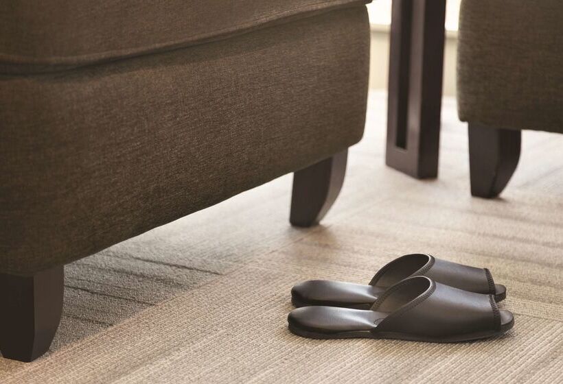 Coast Victoria Hotel & Marina By Apa