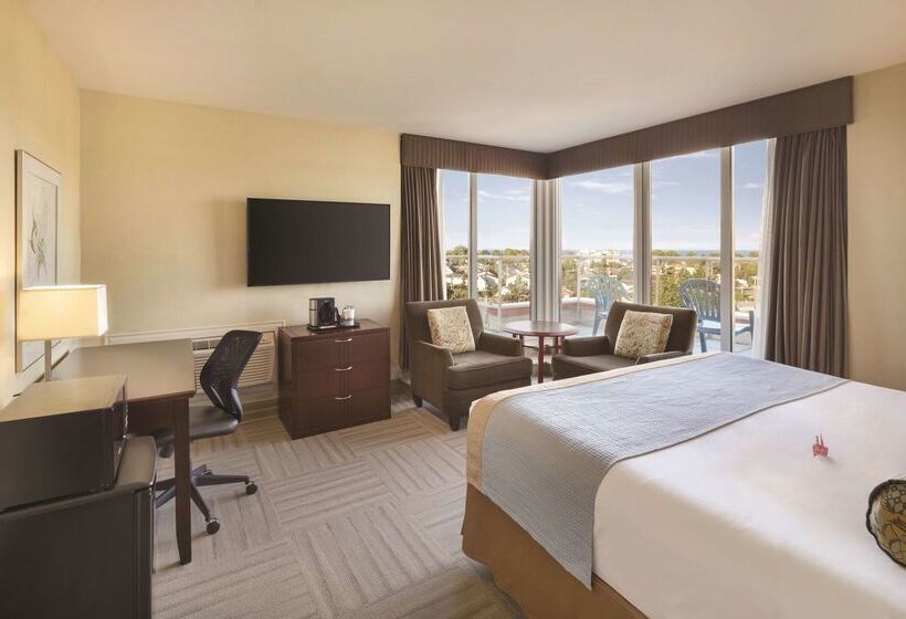 Coast Victoria Hotel & Marina By Apa