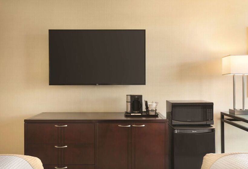 Coast Victoria Hotel & Marina By Apa