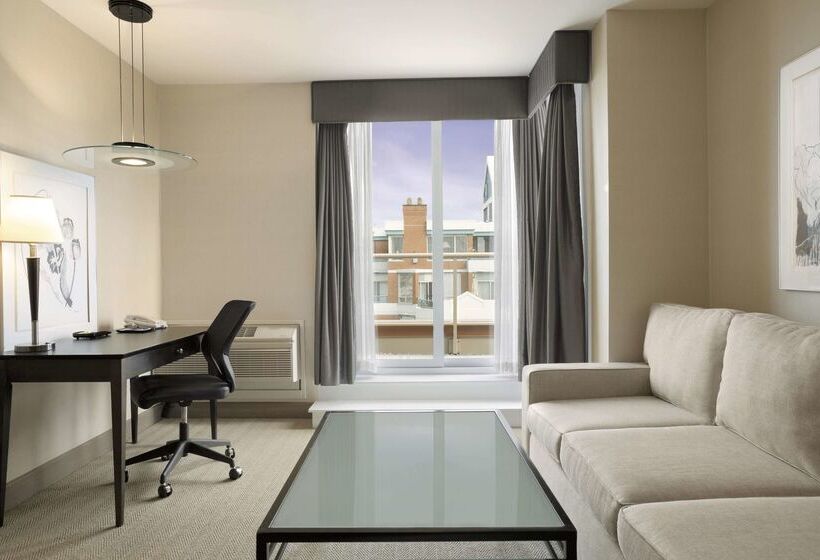 Coast Victoria Hotel & Marina By Apa