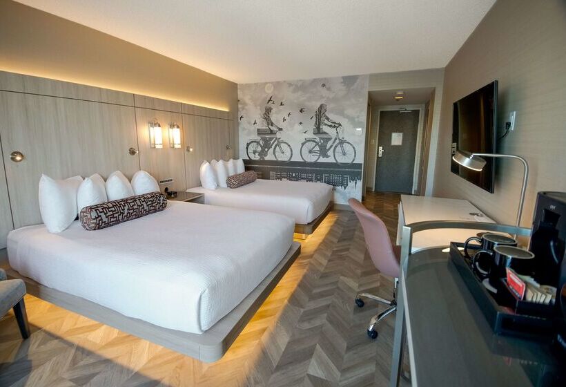 Coast Victoria Hotel & Marina By Apa