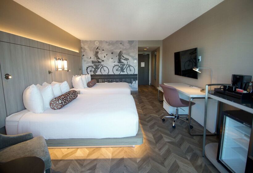 Coast Victoria Hotel & Marina By Apa