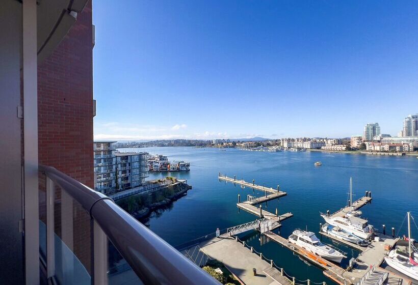 Coast Victoria Hotel & Marina By Apa