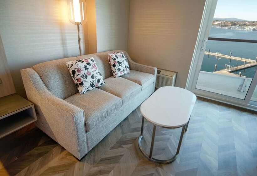 Coast Victoria Hotel & Marina By Apa