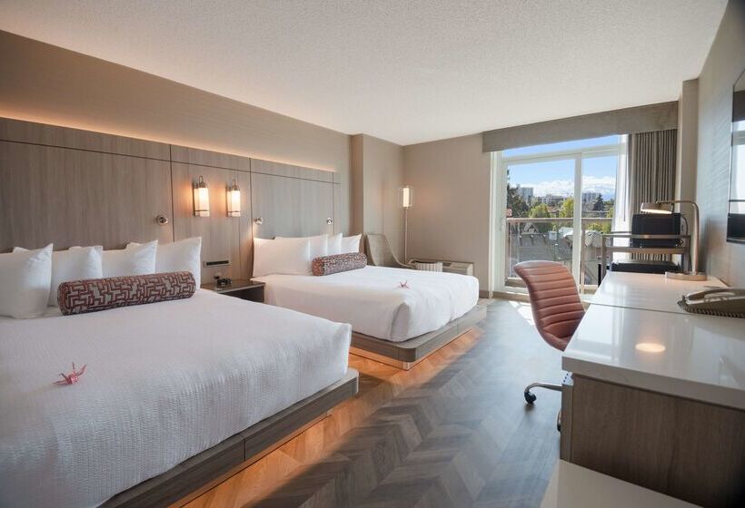 Coast Victoria Hotel & Marina By Apa