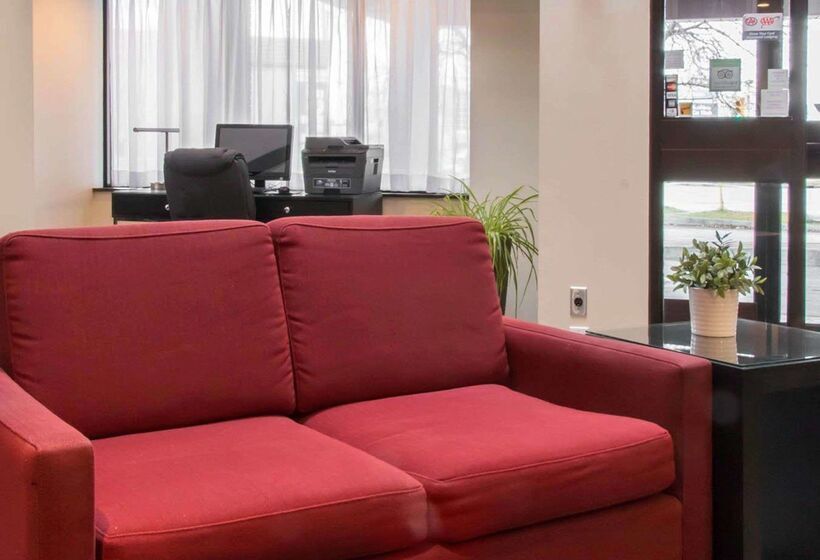 בית מלון כפרי Comfort Inn Airport