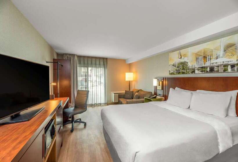 בית מלון כפרי Comfort Inn Airport