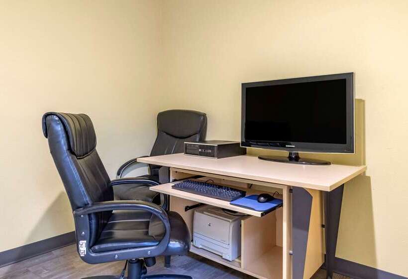 Отель Comfort Inn & Suites Seattle North