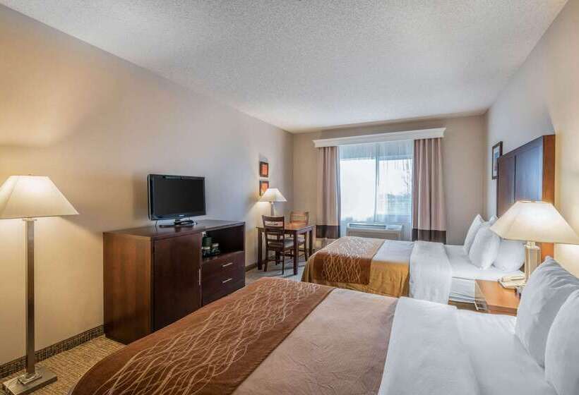 Отель Comfort Inn & Suites Seattle North