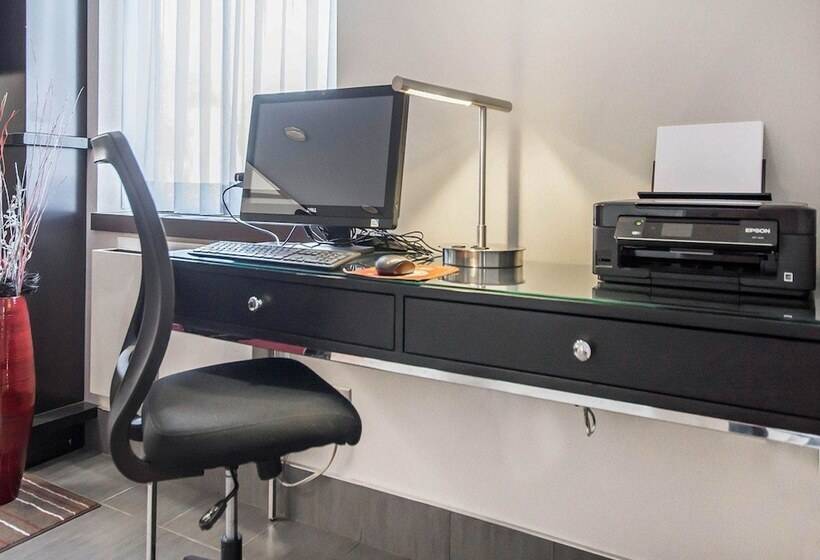 ホテル Comfort Inn East