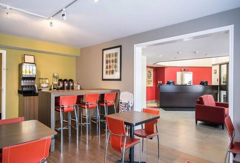 ホテル Comfort Inn East