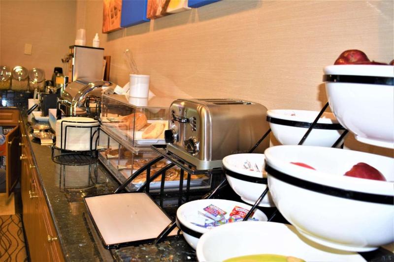 فندق Surestay Plus By Best Western Reading North