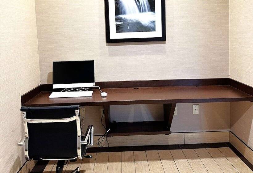 فندق Surestay Plus By Best Western Reading North