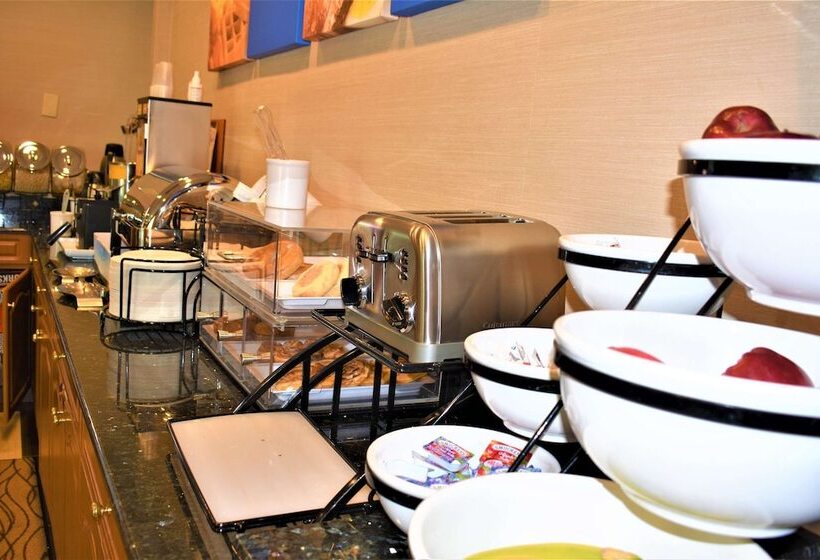 فندق Surestay Plus By Best Western Reading North