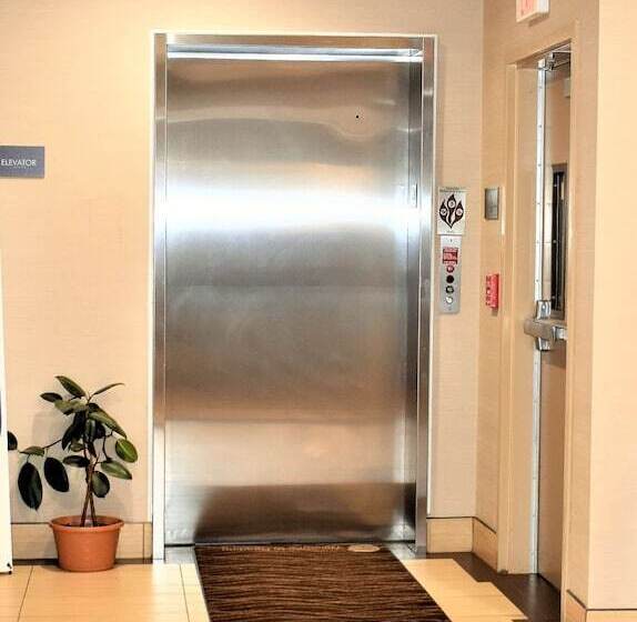 فندق Surestay Plus By Best Western Reading North