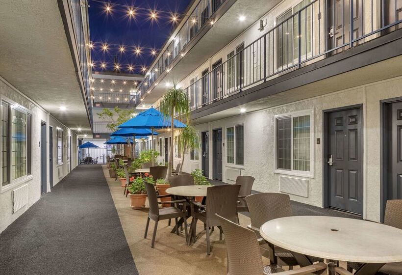 ホテル Comfort Inn Santa Monica  West Los Angeles