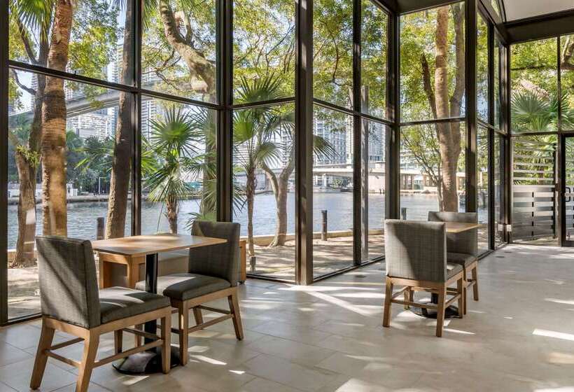 فندق Comfort Inn & Suites Downtown Brickell Port Of Miami