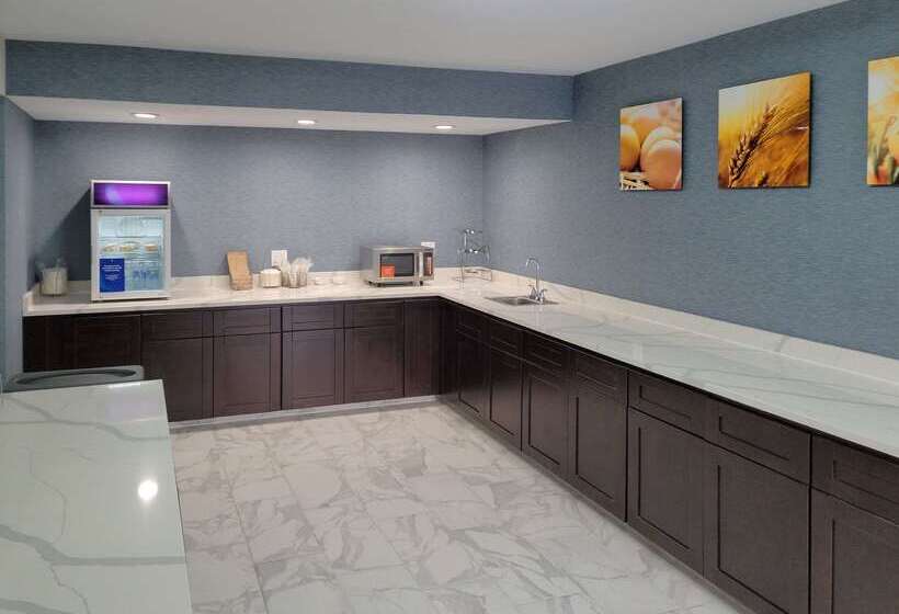 فندق Comfort Inn & Suites Wyomissing Reading