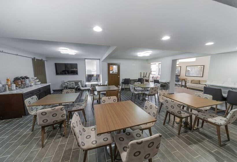 فندق Comfort Inn & Suites Wyomissing Reading