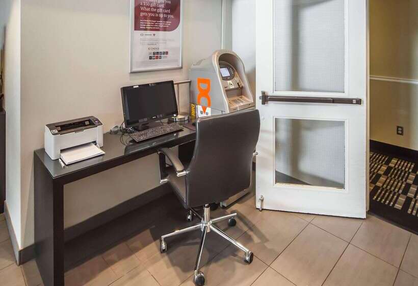 ホテル Comfort Inn West