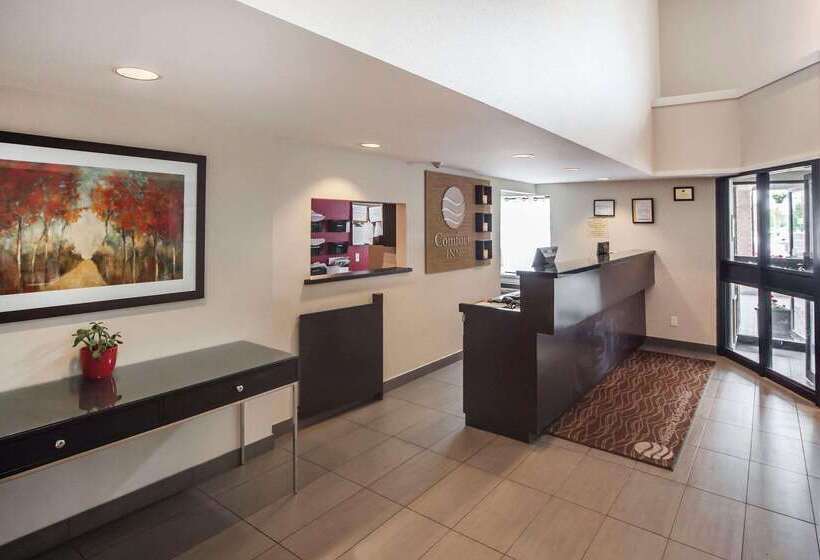 ホテル Comfort Inn West