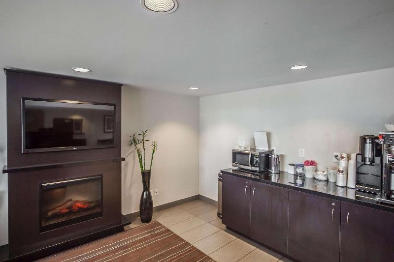 ホテル Comfort Inn West