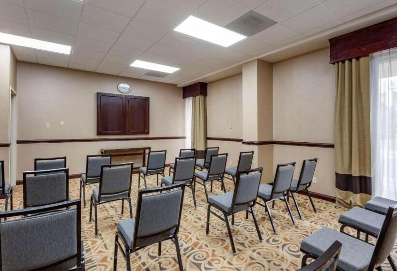 בית מלון כפרי Comfort Suites Chesapeake  Norfolk