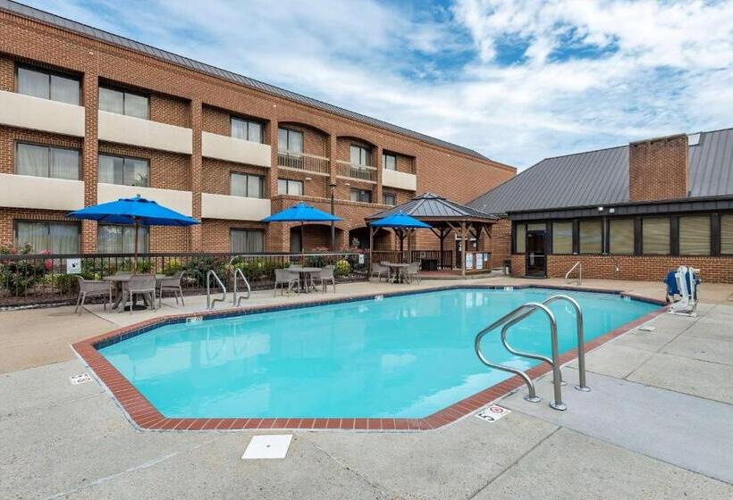 בית מלון כפרי Comfort Suites Chesapeake  Norfolk