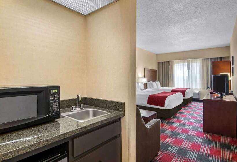 בית מלון כפרי Comfort Suites Near Vancouver Mall
