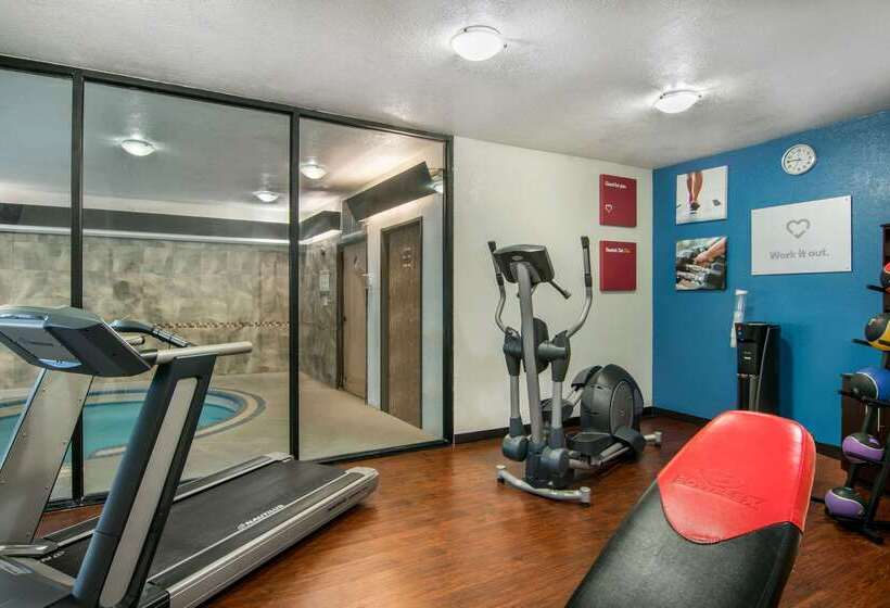 בית מלון כפרי Comfort Suites Near Vancouver Mall