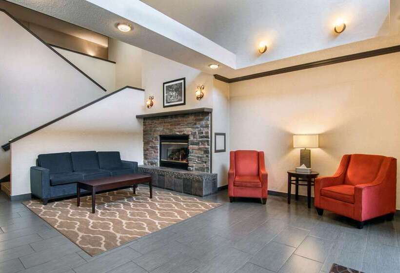 בית מלון כפרי Comfort Suites Near Vancouver Mall