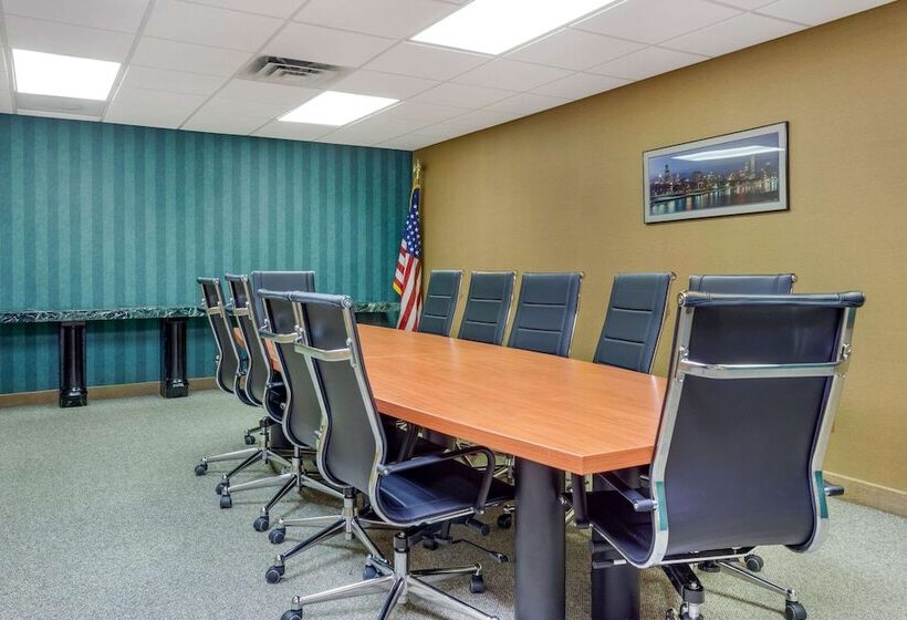 בית מלון כפרי Comfort Suites Oakbrook Terrace Near Oakbrook Center