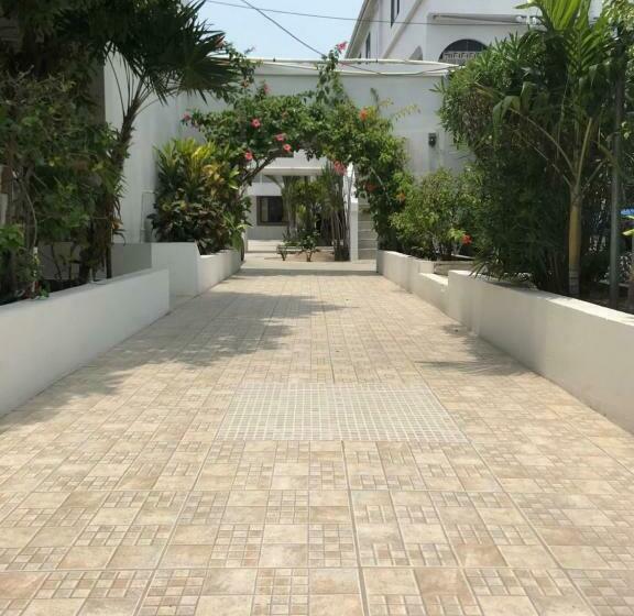 Отель Corona Del Mar