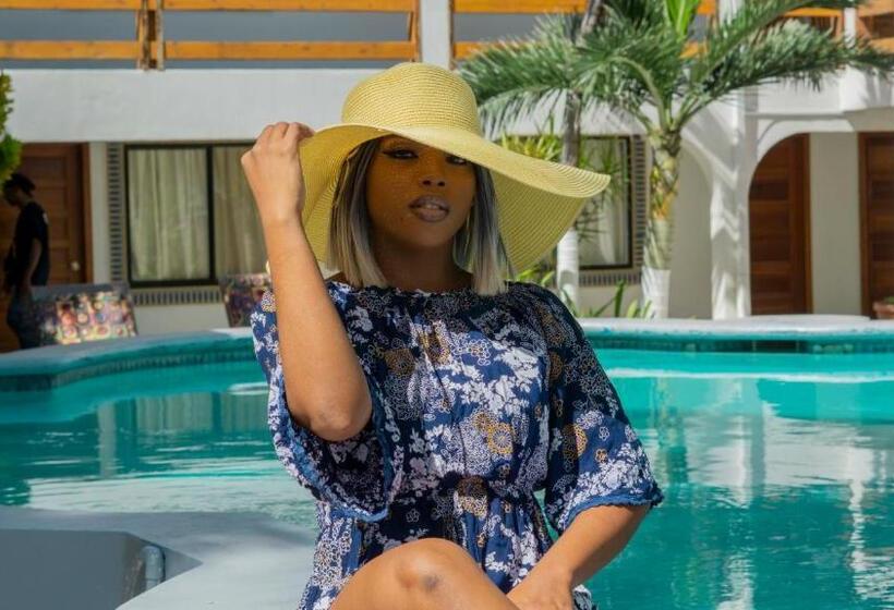 Отель Corona Del Mar