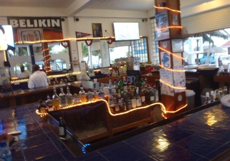 Отель Corona Del Mar