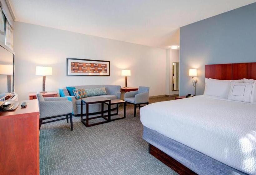 ホテル Courtyard Raleigh Crabtree Valley