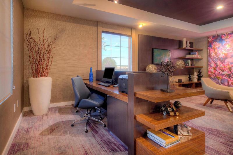 ホテル Courtyard Raleigh Crabtree Valley