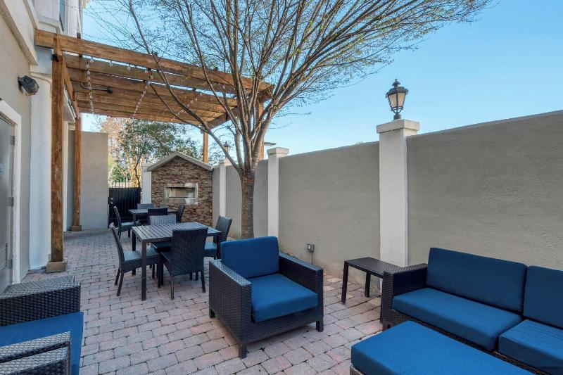 ホテル Courtyard Raleigh Crabtree Valley