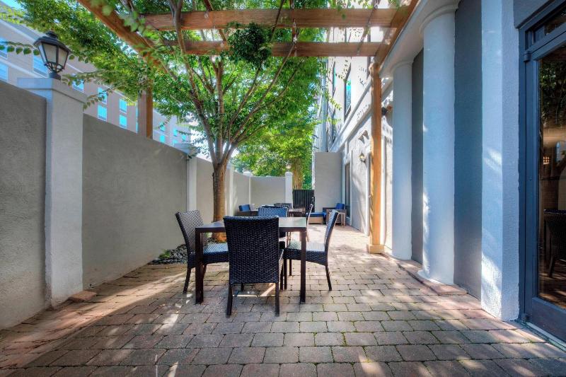 ホテル Courtyard Raleigh Crabtree Valley