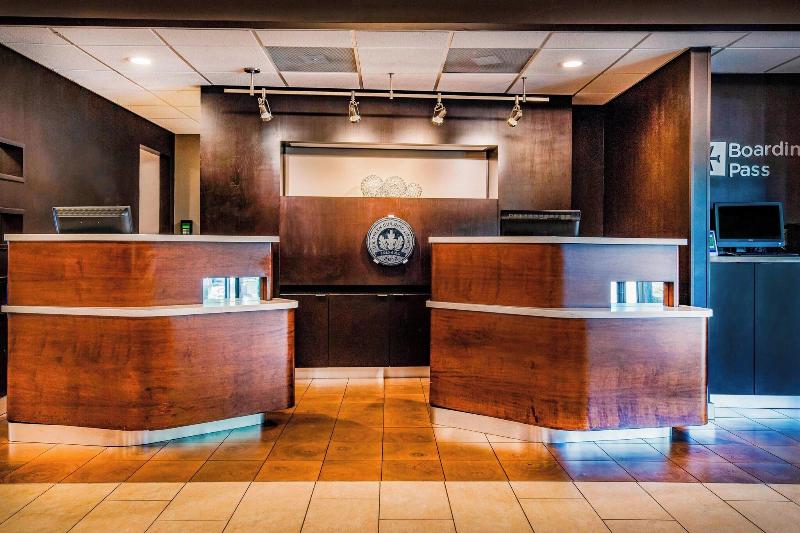 ホテル Courtyard Raleigh Crabtree Valley