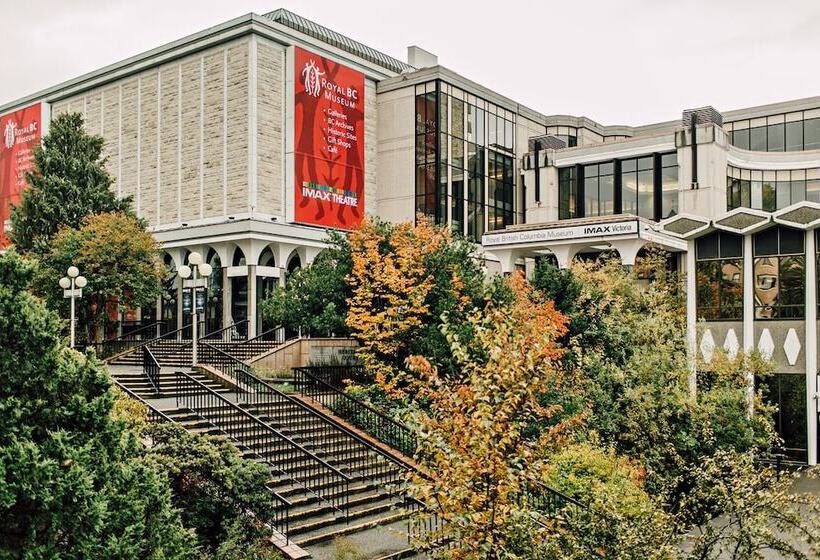 호텔 Dashwood Manor Seaside Bed & Breakfast