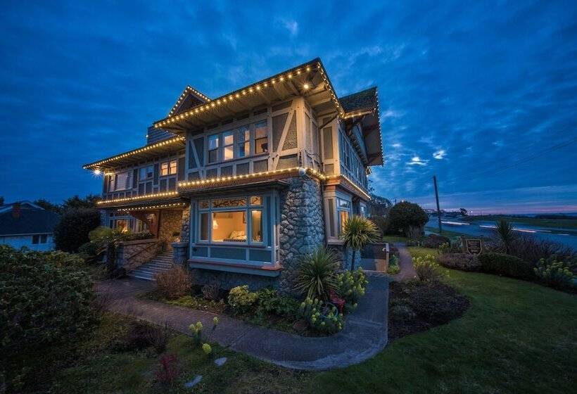 호텔 Dashwood Manor Seaside Bed & Breakfast