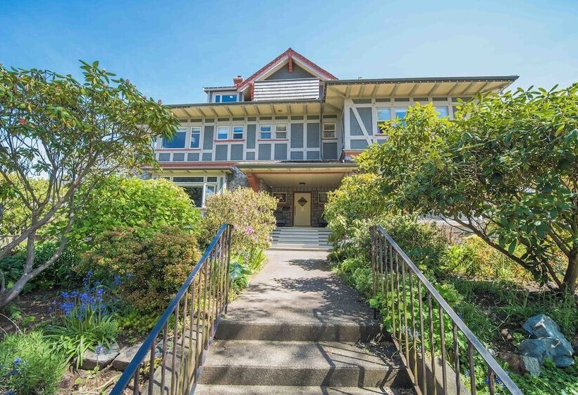 호텔 Dashwood Manor Seaside Bed & Breakfast